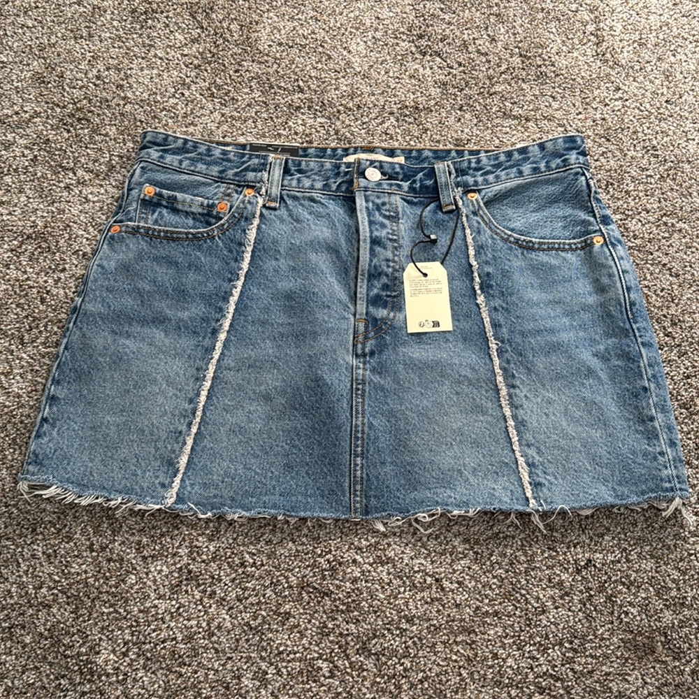 LEVIS Women’s Remade Denim Icon Skirt size 30 - Picture 5 of 10